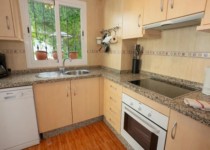 Marina Bella 1f Menyber Apartman